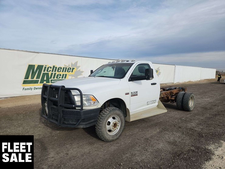 2017-ram-3500-4x4-s/a-cab-&-chassis-image-1