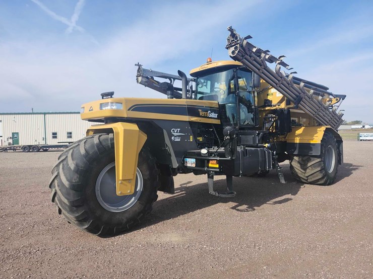 2018-agchem-9300b-terragator-image-1