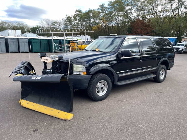 2003-ford-excursion-image-1