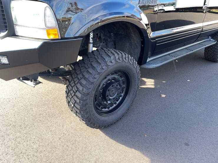 2004-ford-excursion-limited-image-12