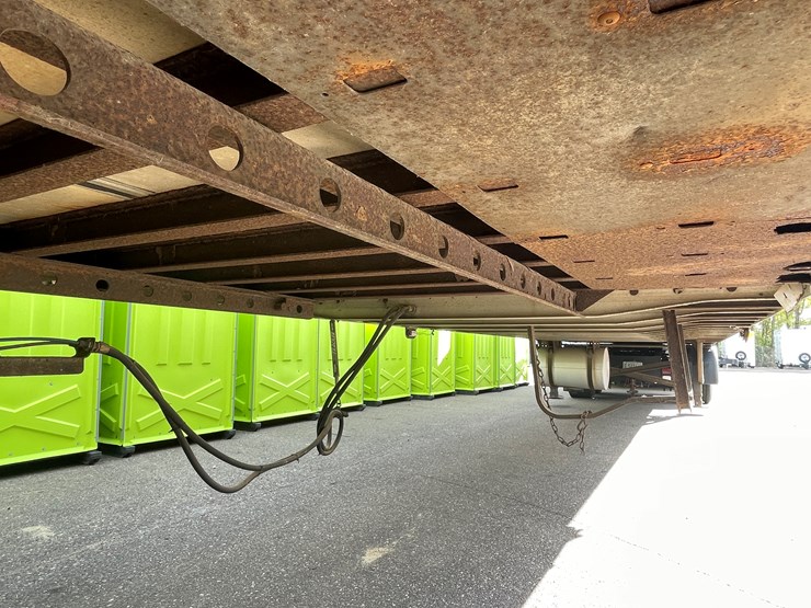 1996-utility-53'-image-54