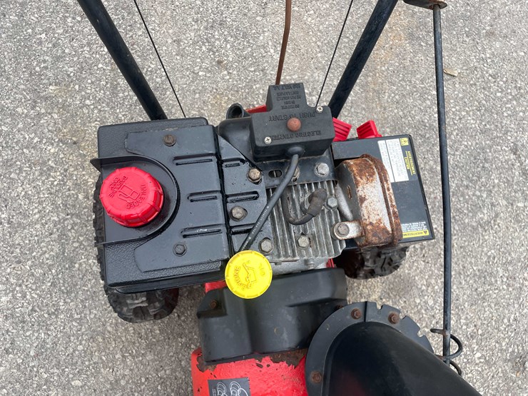 #14029-•-(2)-yard-machines-snow-blowers-(o4)-image-38