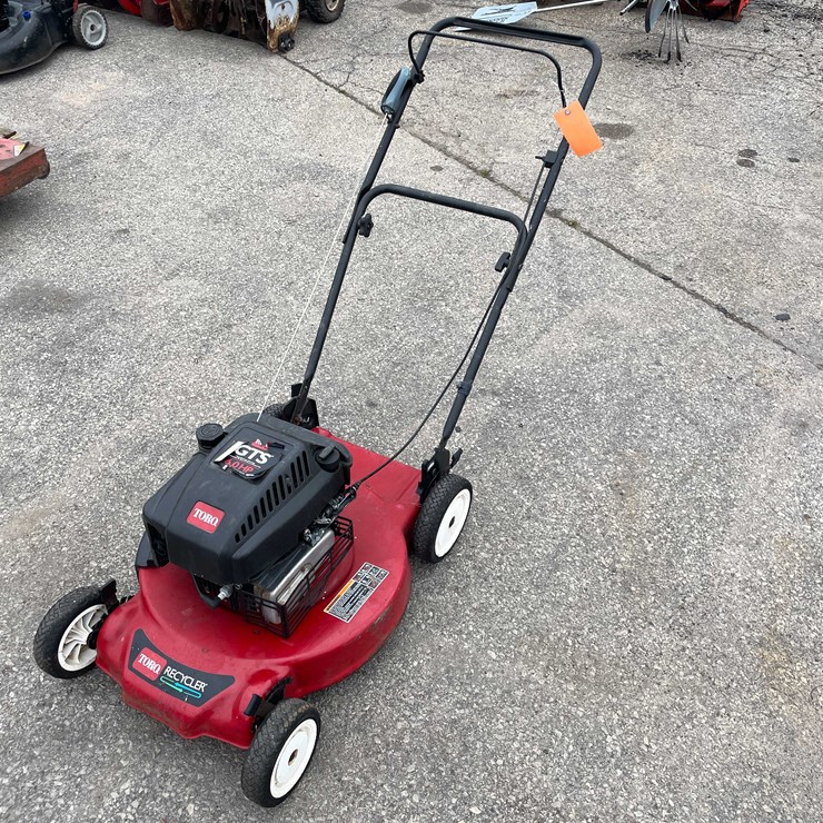 #14027 • Toro Recycler Lawn Mower (O3)