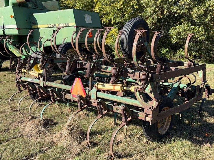 john-deere-1010-image-5