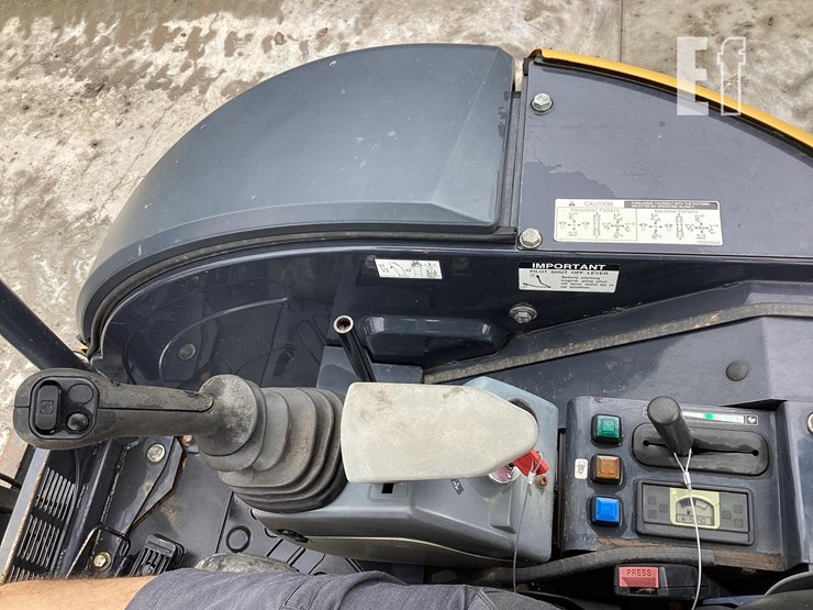 2020-deere-26g-image-17