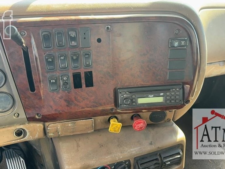 2004-mack-granite-cv713-image-33