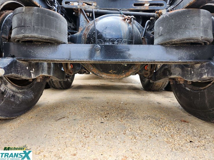 2019-peterbilt-579-image-11