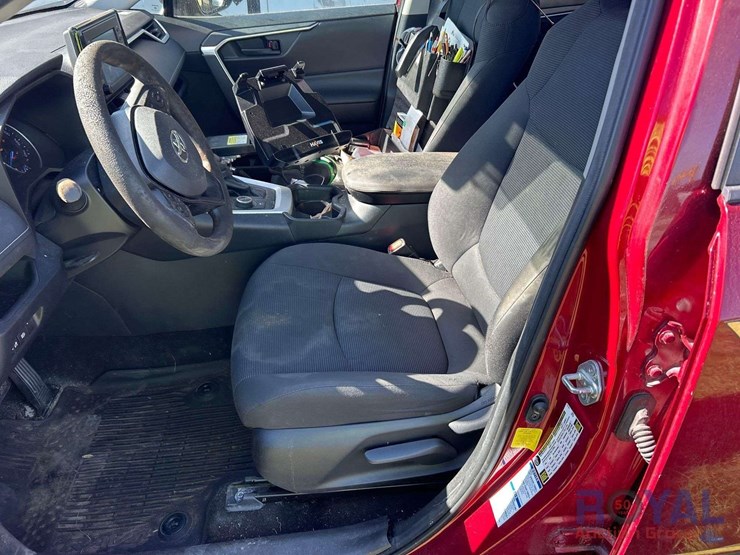 2019-toyota-rav4-image-13