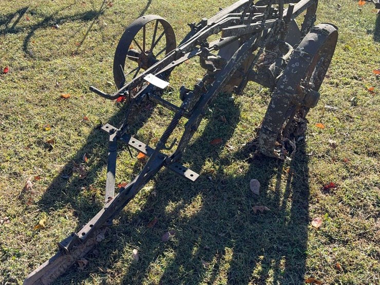 pull-type-2-bottom-plow,-with-steel-wheels-image-3