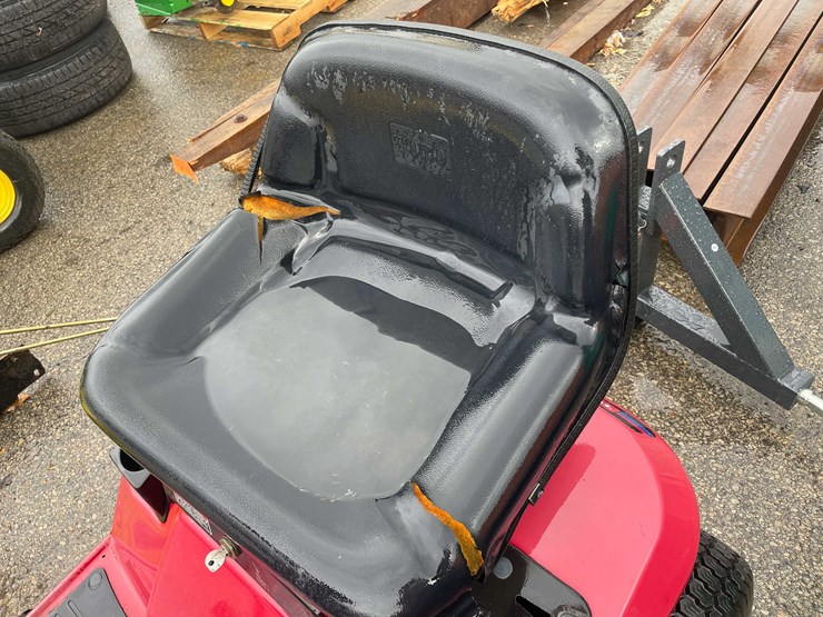 #14063-•-toro-lawn-tractor-(o4)-image-12