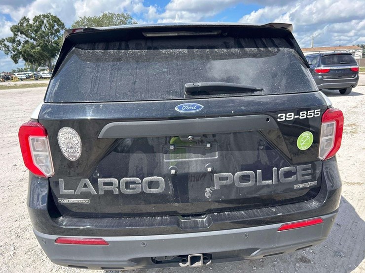 2020-ford-explorer-image-27