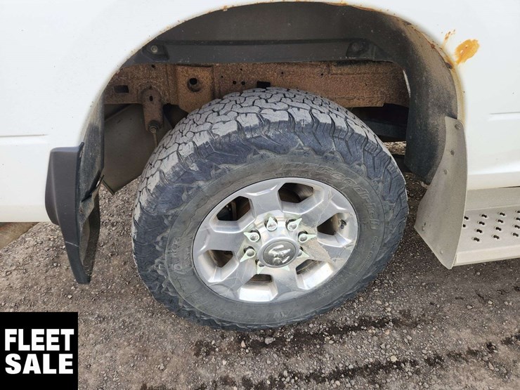 2016-ram-2500-slt-image-14