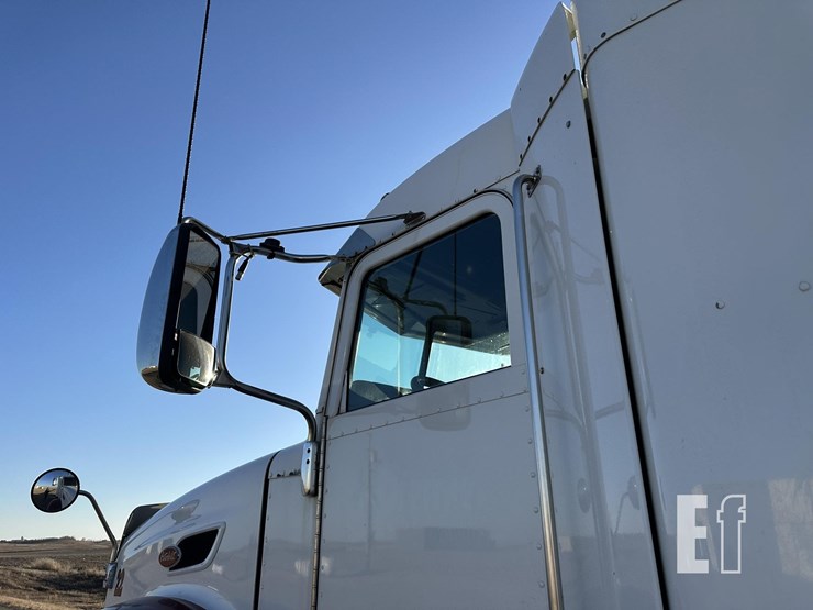 2014-peterbilt-386-image-13