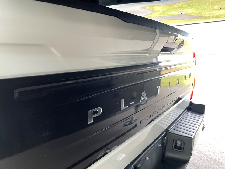 2023-ford-f450-platinum-image-32