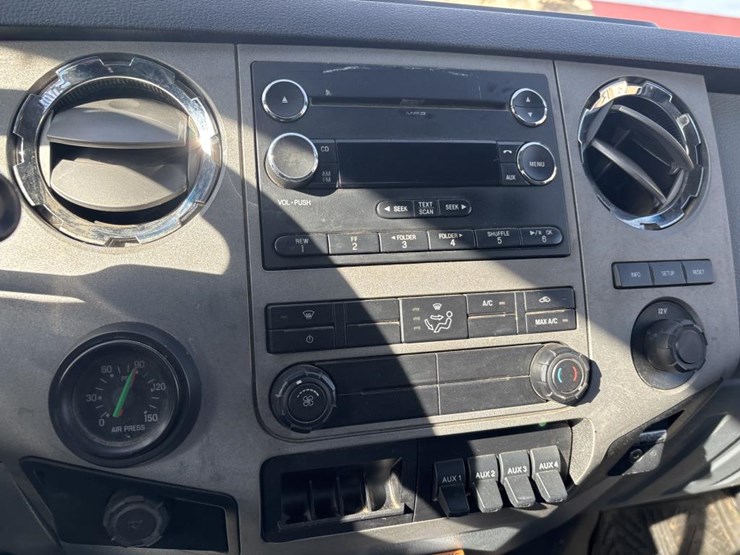 2013-ford-f650-image-33