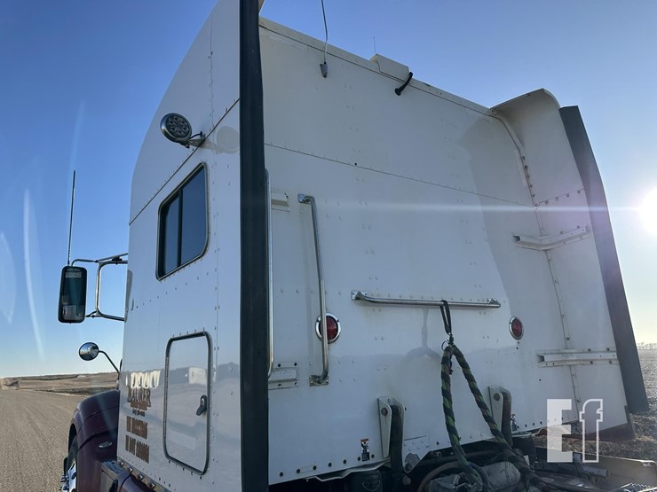 2014-peterbilt-386-image-14