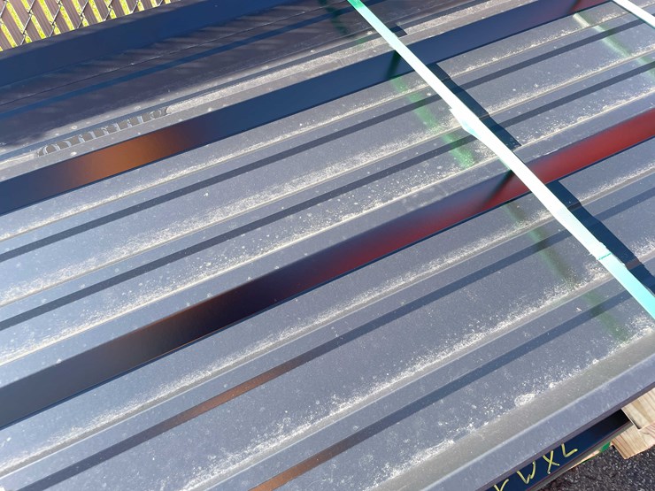 #14105-•-28-gauge-painted-r-panel-profile-steel-siding-(o6)-image-2