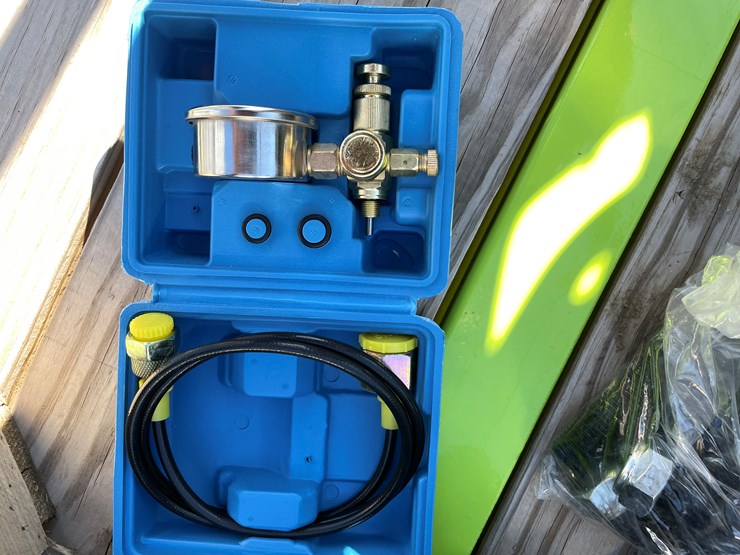 #5654-•-wolverine-unused-skid-steer-post-driver-image-12