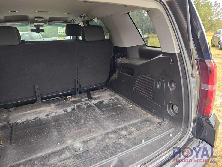 2016-chevrolet-tahoe-image-38