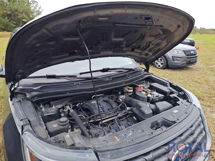 2016-ford-explorer-image-7