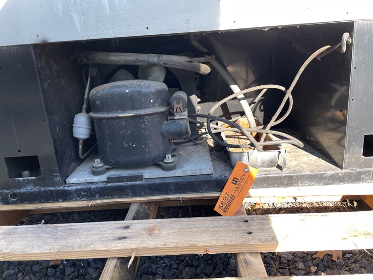 #5697-•-pepsi-machine-image-6