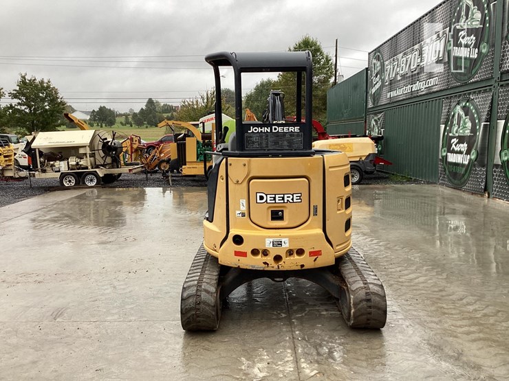 2015-deere-35g-image-3