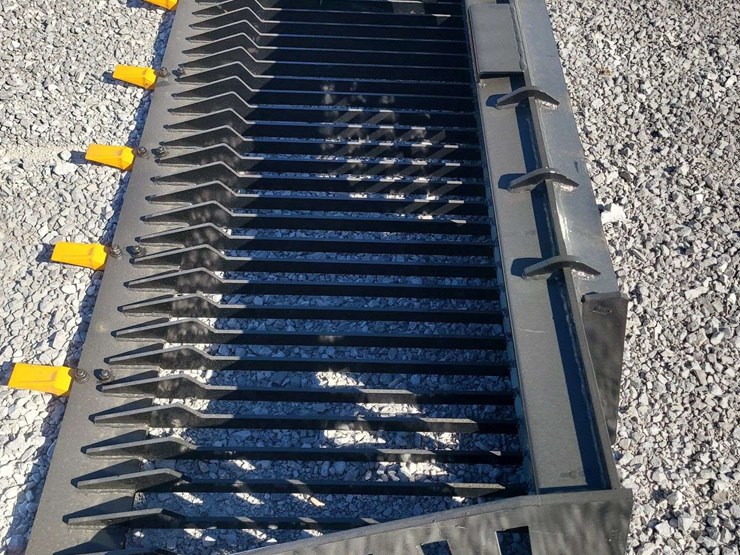 skid-steer-rock-bucket.-66"-wide.-image-2