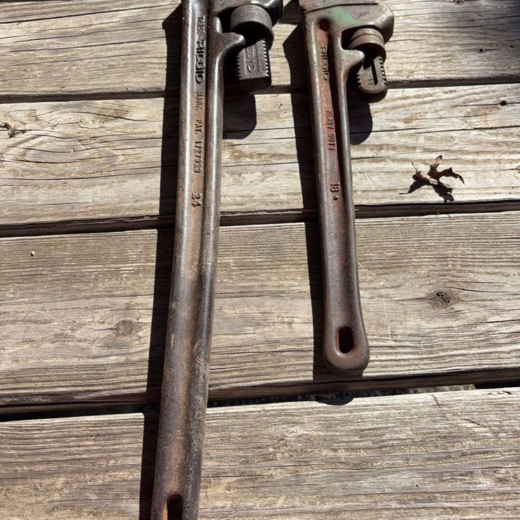 24 and 18'' pipe wrench