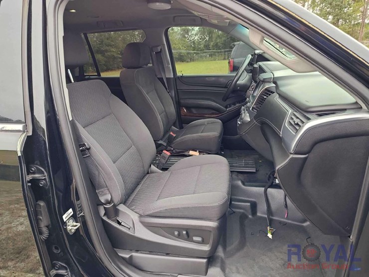 2018-chevrolet-tahoe-image-23