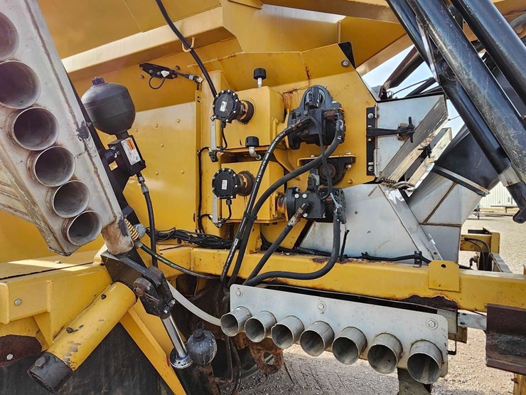 2013-agchem-9300-terragator-image-11