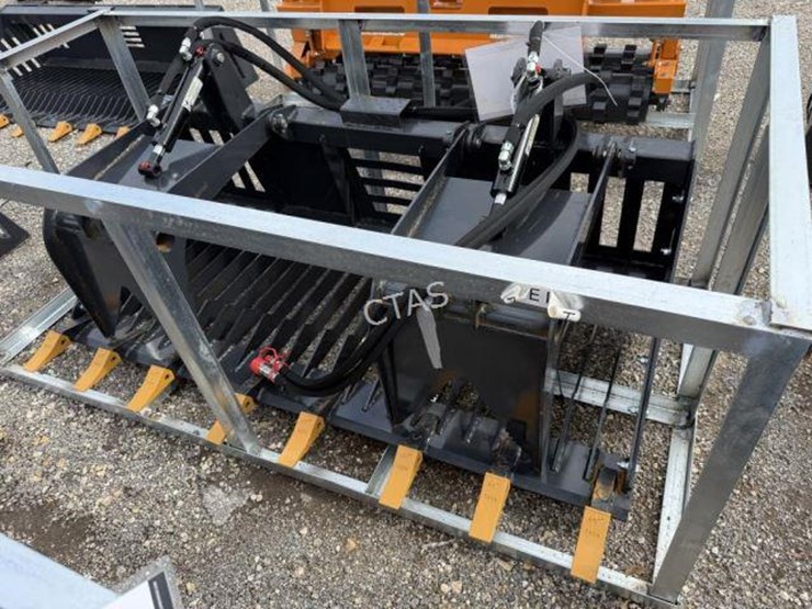 #89-•-72"-heavy-duty-rock-grapple-for-skid-steer-image-1