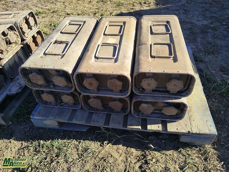 pallet-of-6-metal-army-boxes-image-4