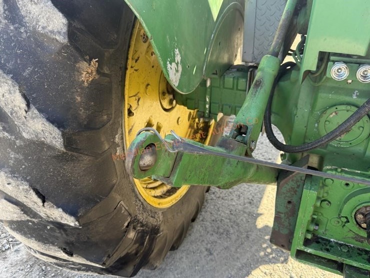 john-deere-4010-image-8