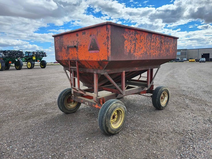 kory-farm-equipment-gravity-wagon-image-4