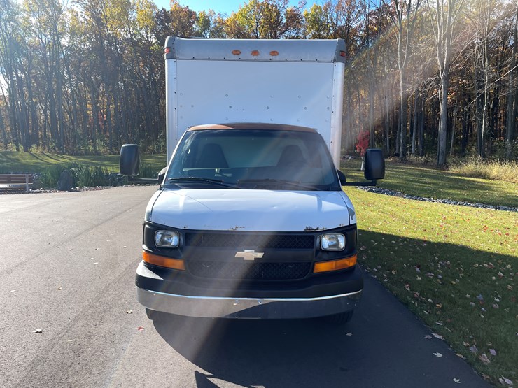 2007-chevrolet-g3500-image-2