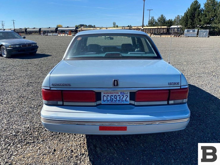 1991-lincoln-continental-sedan-image-4