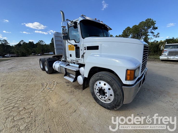 2017-mack-chu613-image-7