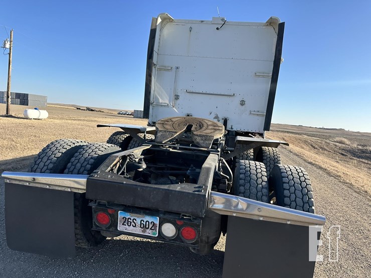 2014-peterbilt-386-image-9