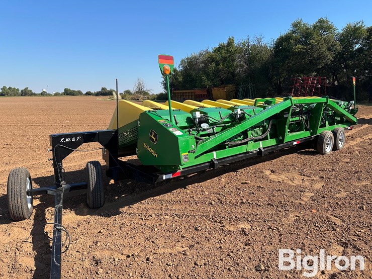 2018-john-deere-608sh-image-1