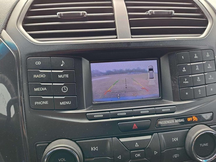 2016-ford-explorer-image-21