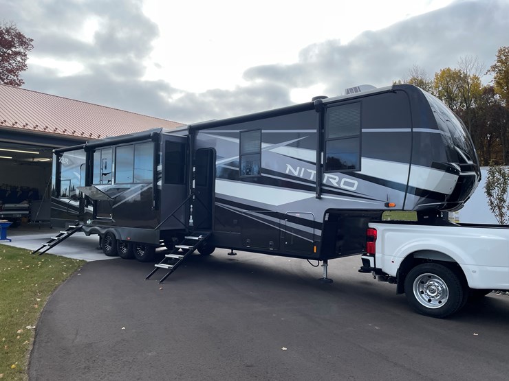 #4502-•-2025-forest-river-xlr-nitro-lux-toy-hauler-(wi-title)-image-1