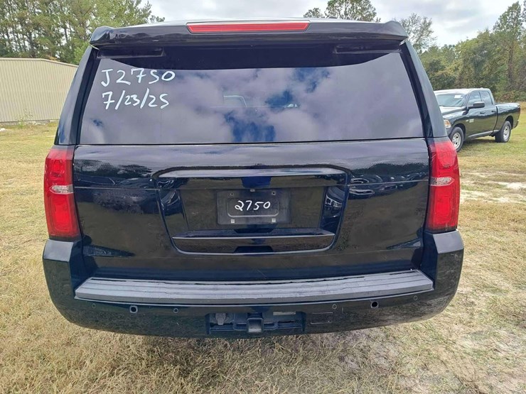 2017-chevrolet-tahoe-image-33