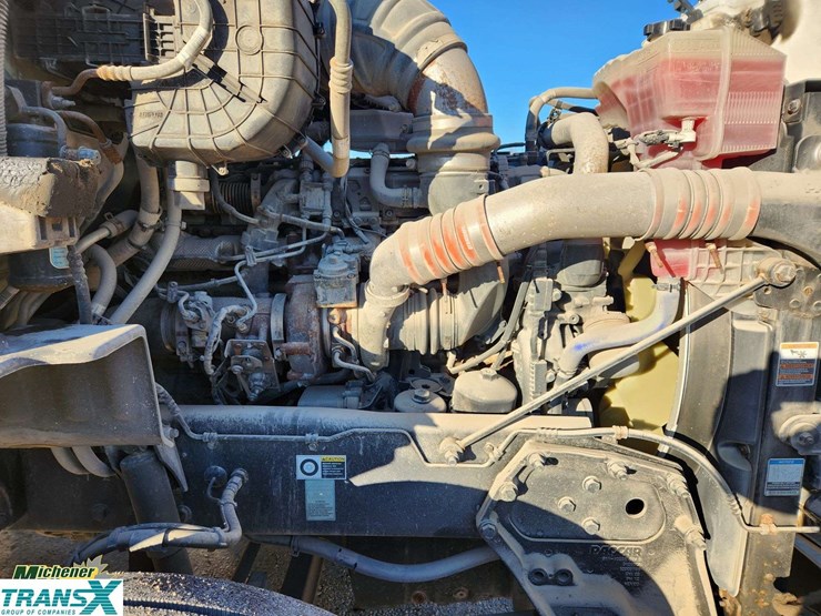 2020-peterbilt-579-image-24