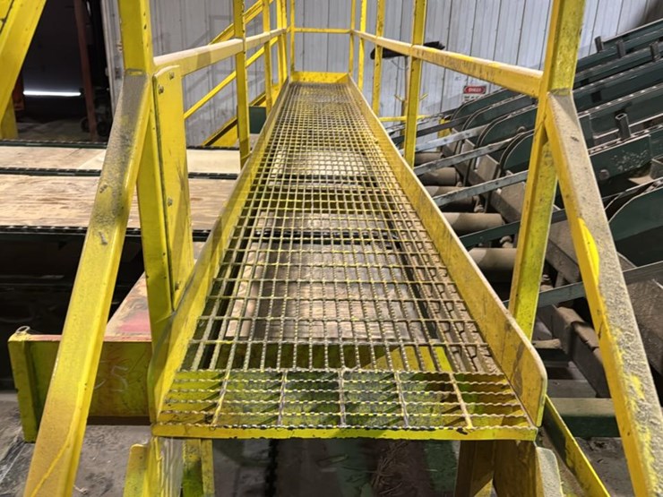 #156-•-stairs-and-walkway-image-4