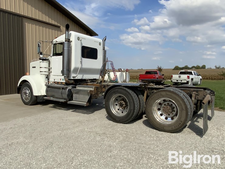 2005-kenworth-w900-image-7