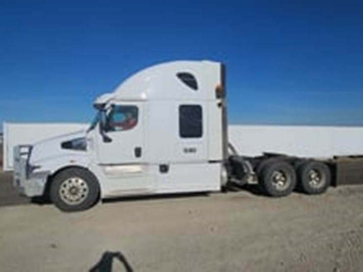 2024-western-star-57x-image-5