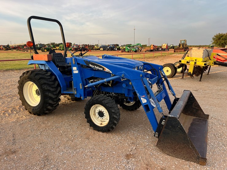 new-holland-tc30-image-5