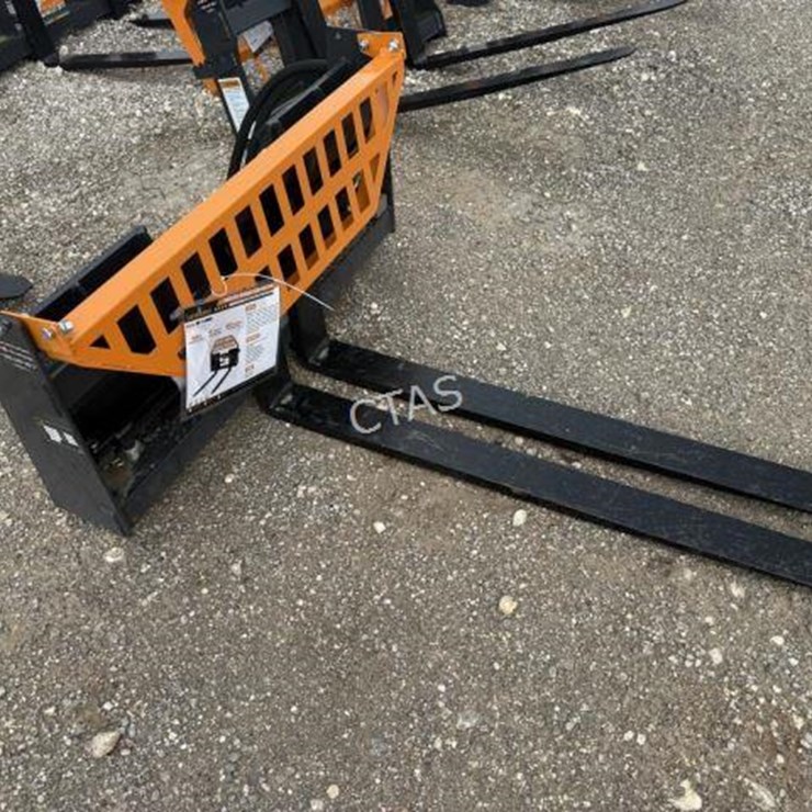 #121 • Heavy Duty Hydraulic Skid Steer 48" Forks & Frame
