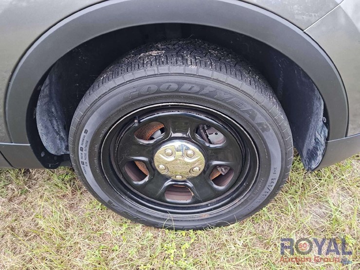 2016-ford-explorer-image-33