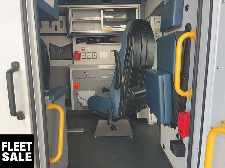 2018-chevrolet-express-s/a-ambulance-image-16